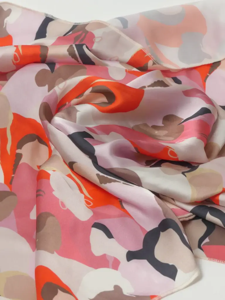 [BAH15] BAHEYA Silk Scarf