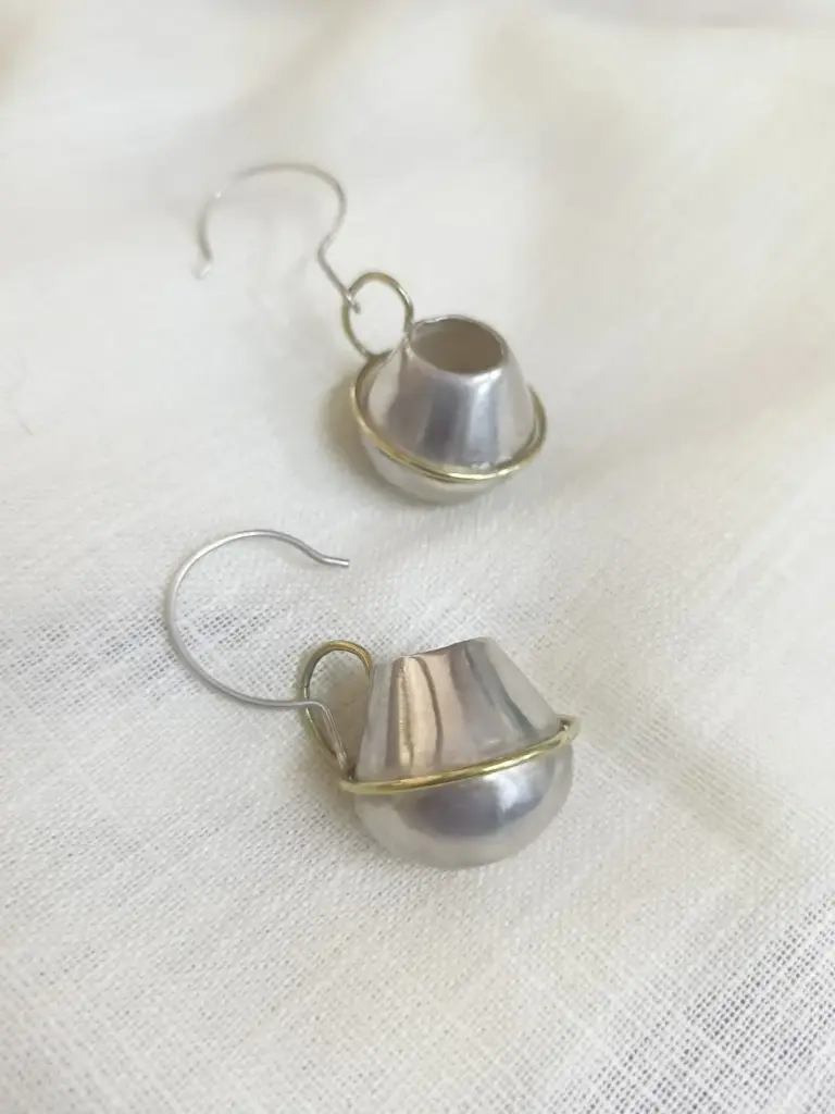 [EA05] Bubble Form with Gold Circle Earrings