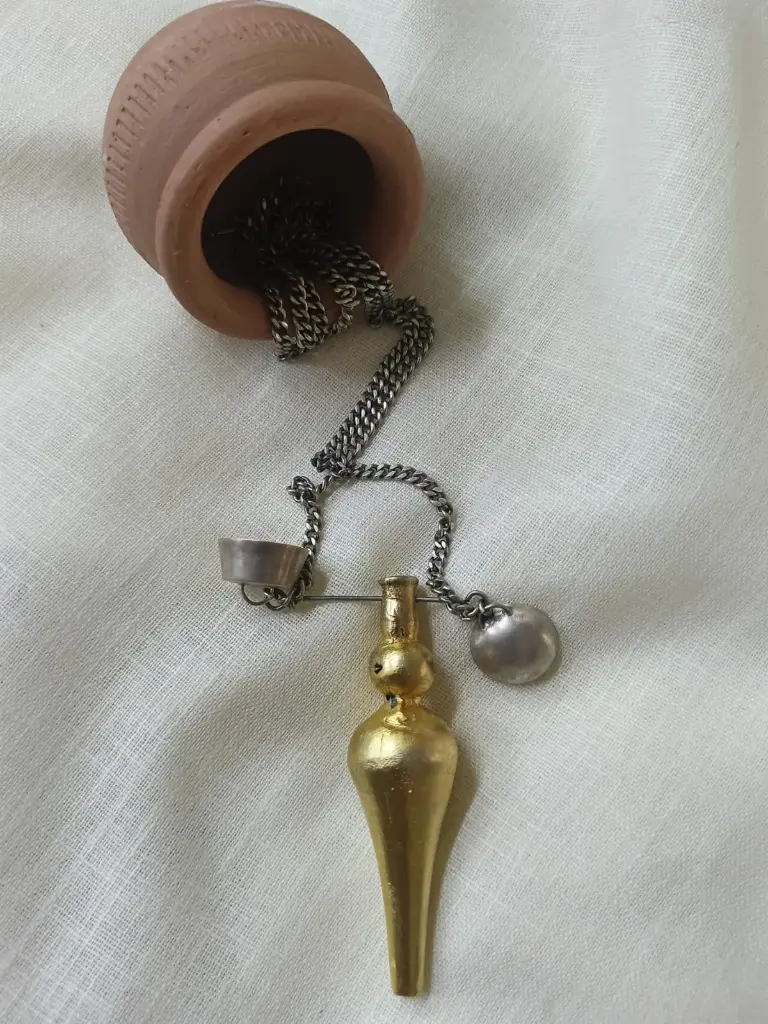 [NEC20] Standing Vessel Necklace