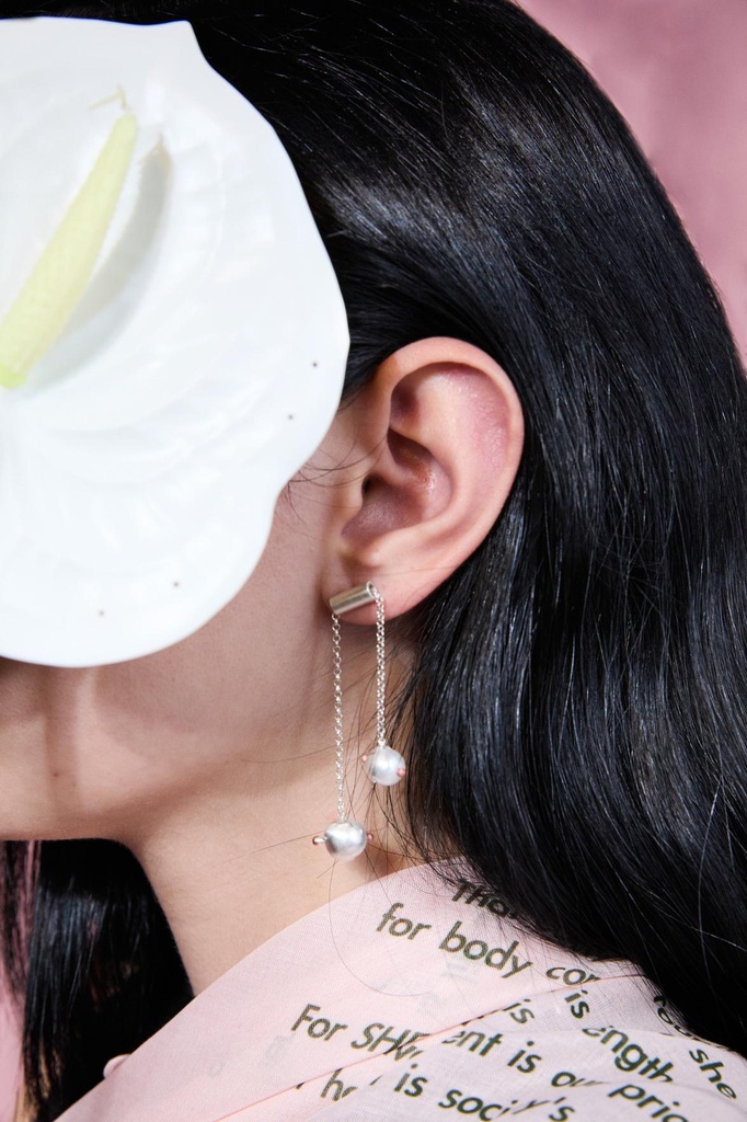 [EA46] Boob Tug Hanging Earring