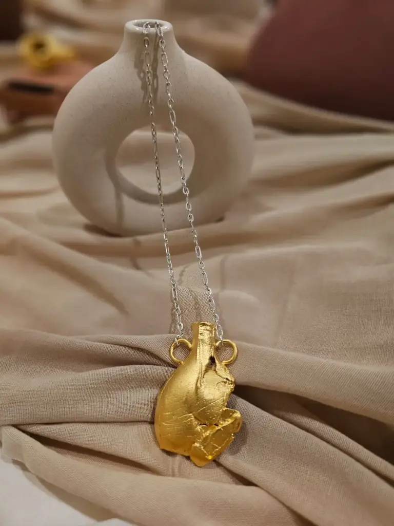 [NEC02] Antique Vessel Squished Necklace (Gold Plated)