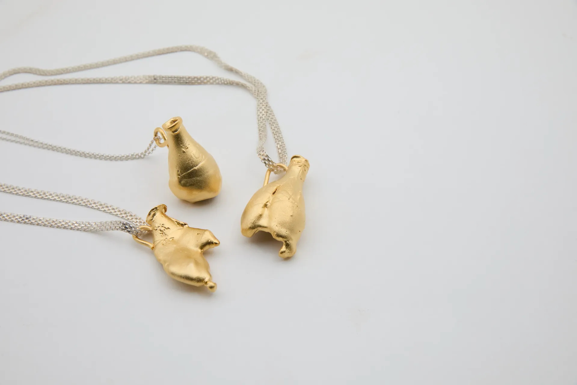 [NEC02] Antique Vessel Squished Necklace (Gold Plated)